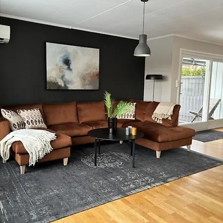 Koslig Bolig Med Sjoutsikt Asker